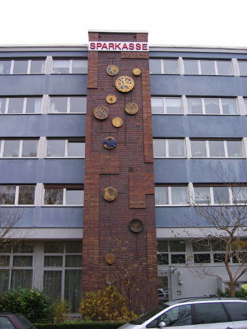 Sparkasse, Liegnitzer Str. 4 / Theodor Heuss Platz, Erlangen